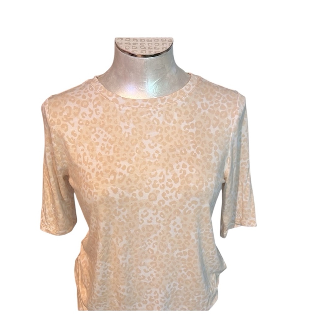 Nine West Women’s soft Spun T shirt short sleeves animal print size XS